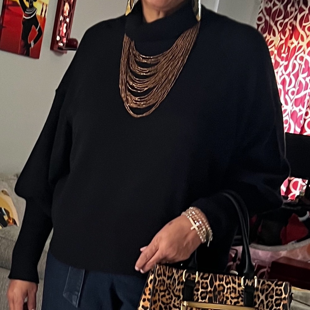 Eloquii sweater, great shape, 26/28, there is also a tan one listed.